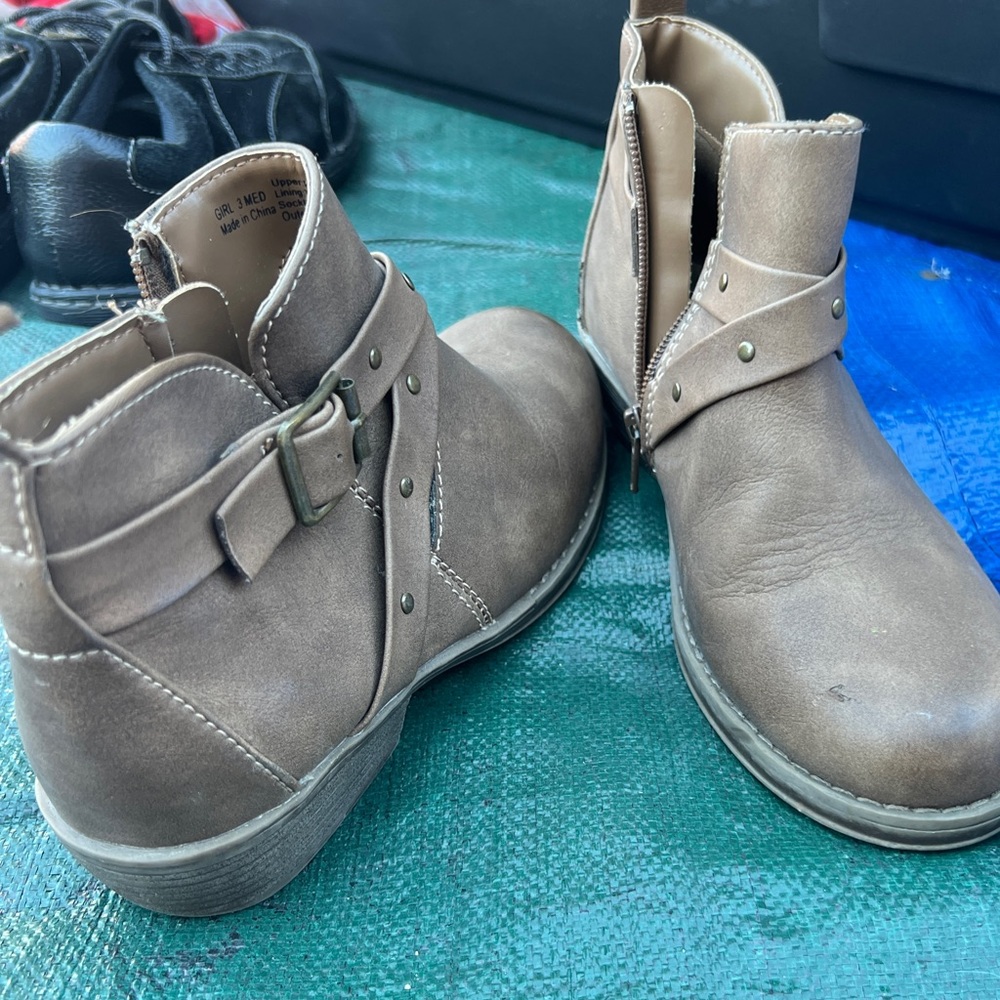 Tan Girls Boots